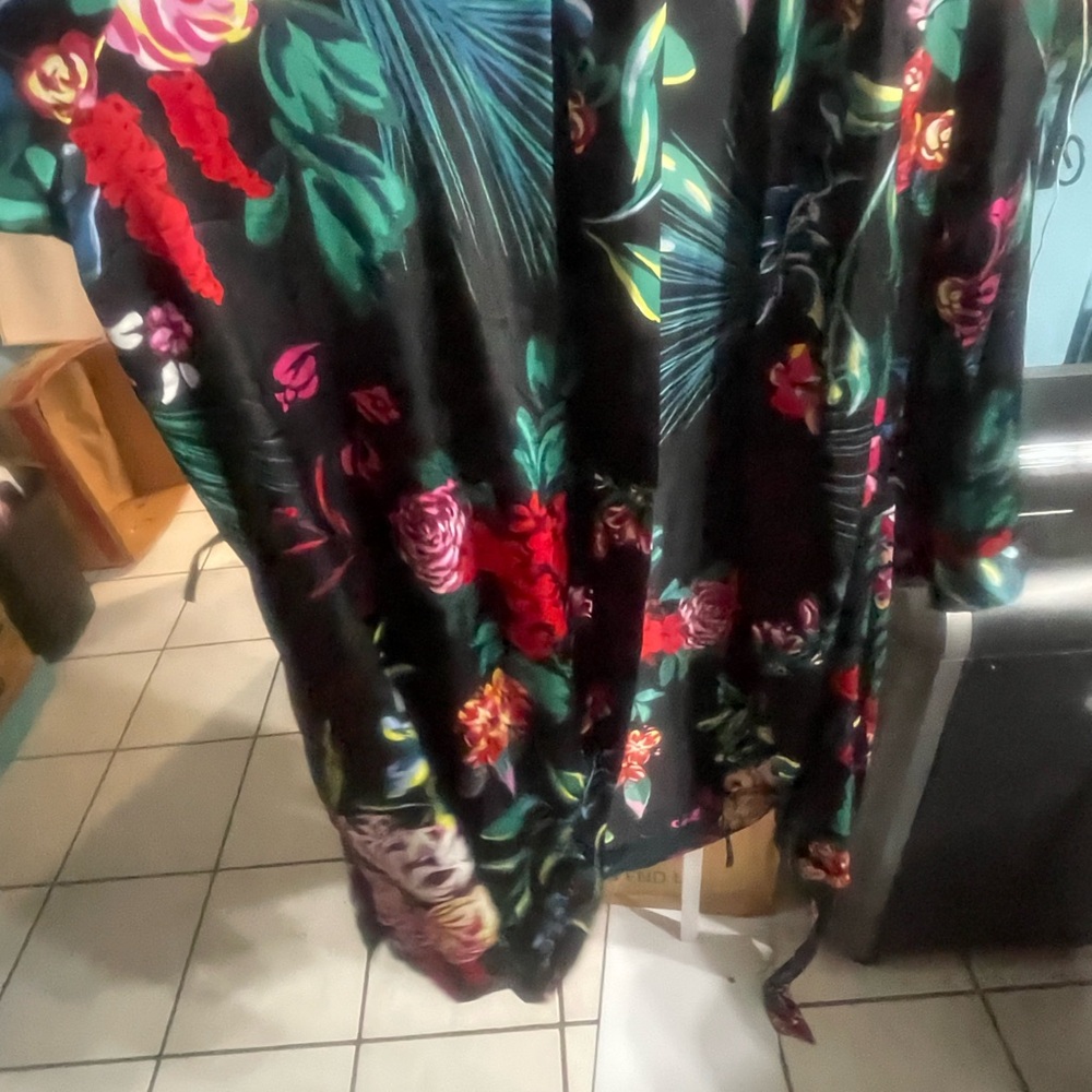 adidas Floral Black Robe - Picture 5 of 8